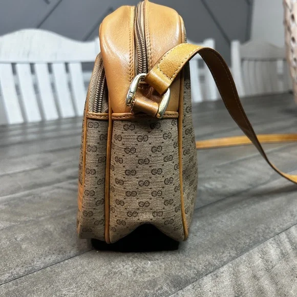 Gucci GG Vintage Gucci Brown Leather Signature Crossbody Shoulder Bag Purse - Picture 6 of 12